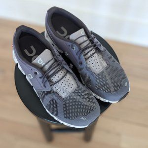 on clouds - women's - size 7.5